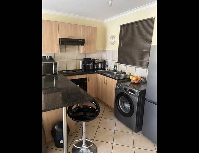 1 BEDROOM APARTMENT FOR SALE IN WATERVAL EAST